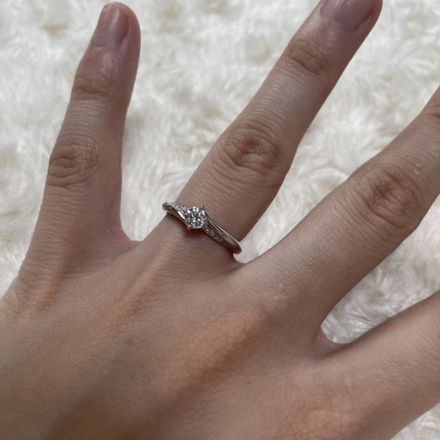 【エクセルコダイヤモンド(EXELCO DIAMOND)の口コミ】 彼からプロポーズの際に先にダイヤモンドのみ渡され、後日お店でリングを…