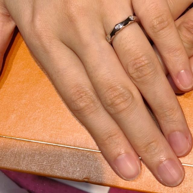 【ブルガリ(BVLGARI)の口コミ】 ダイヤが均等に配置されていて指輪が回っても気にならないデザインです。…