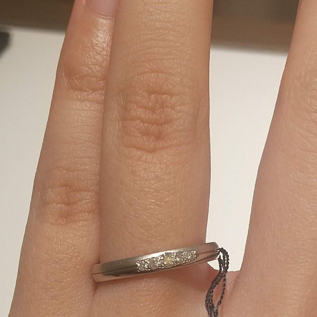 【ラザール ダイヤモンド(LAZARE DIAMOND)の口コミ】 デザインが他ではあまりないような、艶消しと艶ありを両方楽しめる点がい…