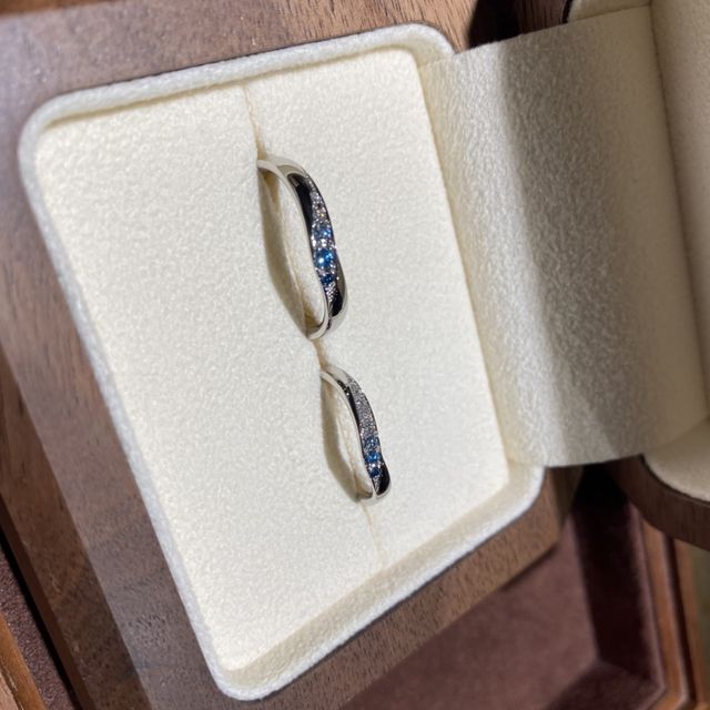 【TANZO.(鍛造指輪)の口コミ】 指輪のデザインについては、
男性でも、ダイヤを付けられる点
ダイヤの色…