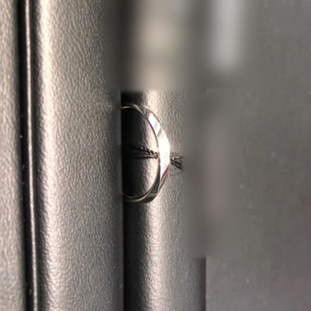 【ラザール ダイヤモンド(LAZARE DIAMOND)の口コミ】 エッジの効いたモダンなリングデザインは自分たちのキャラクターやファッ…