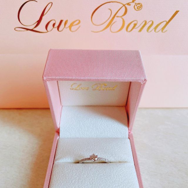 【Love Bond(ラブボンド)の口コミ】 ダイヤの大きさと一生身に着ける物なので妥協せずダイヤ多めの豪華だけど…