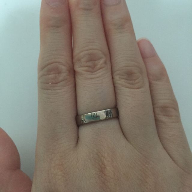 【カルティエ(Cartier)の口コミ】 ハッピーバースデイロゴリングはサイズも豊富でした。
私用にはエングレー…