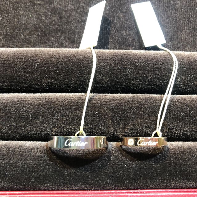 【カルティエ(Cartier)の口コミ】 平たいスッキリとしたボリューム感があるデザインがオススメポイントです…