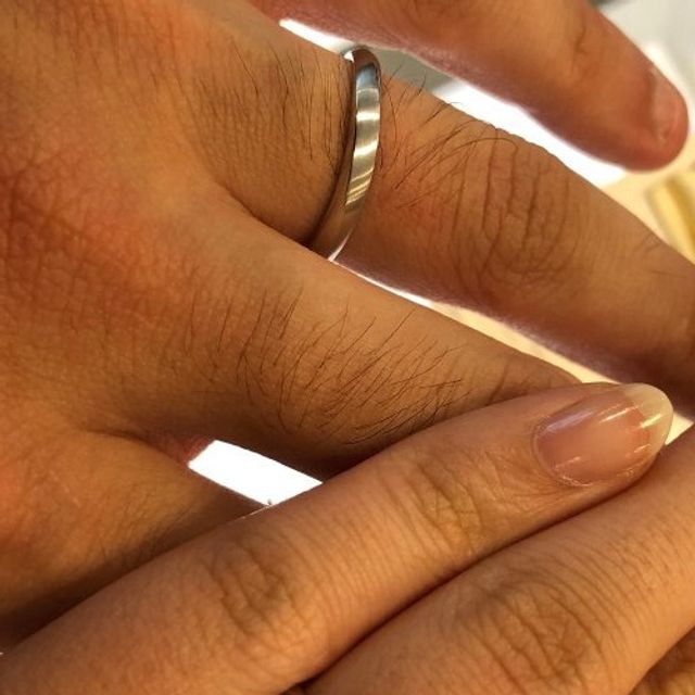 【BRIDGE(ブリッジ)の口コミ】 シンプルでモダンなデザインが気に入った事と、試着した際の違和感のなさ…