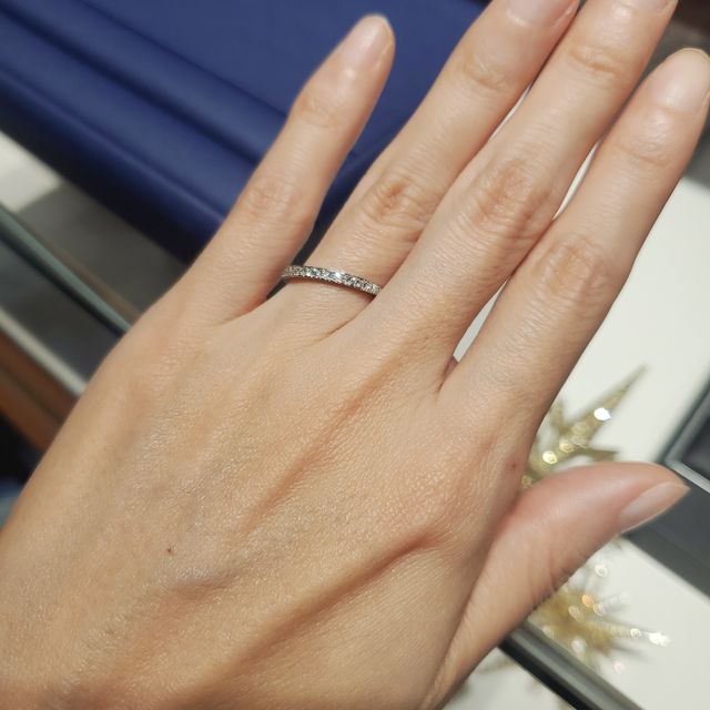 【銀座ダイヤモンドシライシの口コミ】 今回結婚指輪を探しに来店しました。
今までこういうデザインのリングをつ…