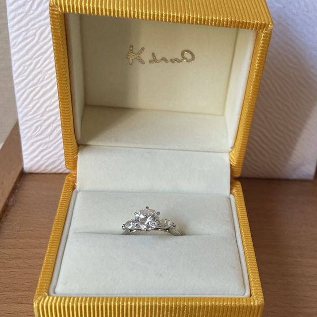 【ケイウノ ブライダル(K.UNO BRIDAL)の口コミ】 新郎母から頂いた婚約指輪をフルリフォームしました。
頂いたデザインを崩…