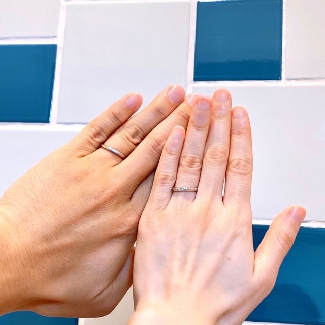 【4℃ BRIDAL(ヨンドシーブライダル)の口コミ】 シンプルなデザインもよかったのですが、これから何十年も身につけるとい…