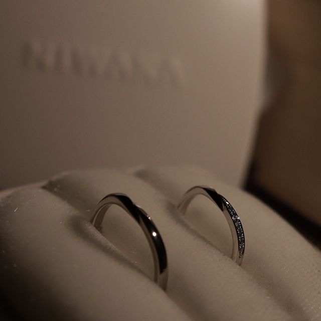 【俄(にわか)の口コミ】 以前よりNIWAKAに憧れがありました。婚約時に彼からNIWAKAのプレッジリン…