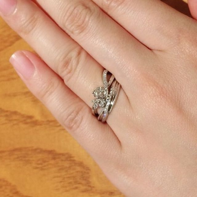 【I's stone(アイズストーン)の口コミ】 エンゲージリング、マリッジリングともに華やかで個性的な印象のあるデザ…