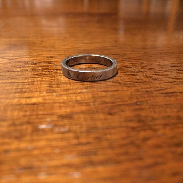 【カルティエ(Cartier)の口コミ】 ・シンプルで飽きのこないデザイン
・ダイヤモンド
・プラチナ or イエロ…