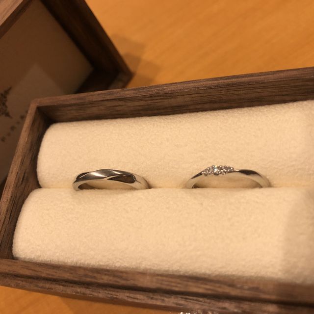 【PORTADA(ポルターダ)の口コミ】 指輪の細さ、繊細さ、ブランドのコンセプトなど、2人が納得したポイントで…