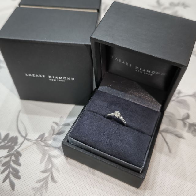 【ラザール ダイヤモンド(LAZARE DIAMOND)の口コミ】 8つの中から悩んでアンブローズに決めました。
つけ心地、見た目が自分こ…