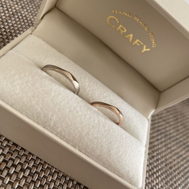 【CRAFY(クラフィ)の口コミ】 長年つけるからこそ、シンプルかつ飽きのこないデザインにしました。また…