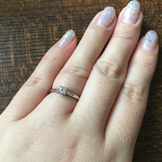 【カルティエ(Cartier)の口コミ】 立て爪のシンプルなリングが希望だったのと、もともとソリテールリングに…