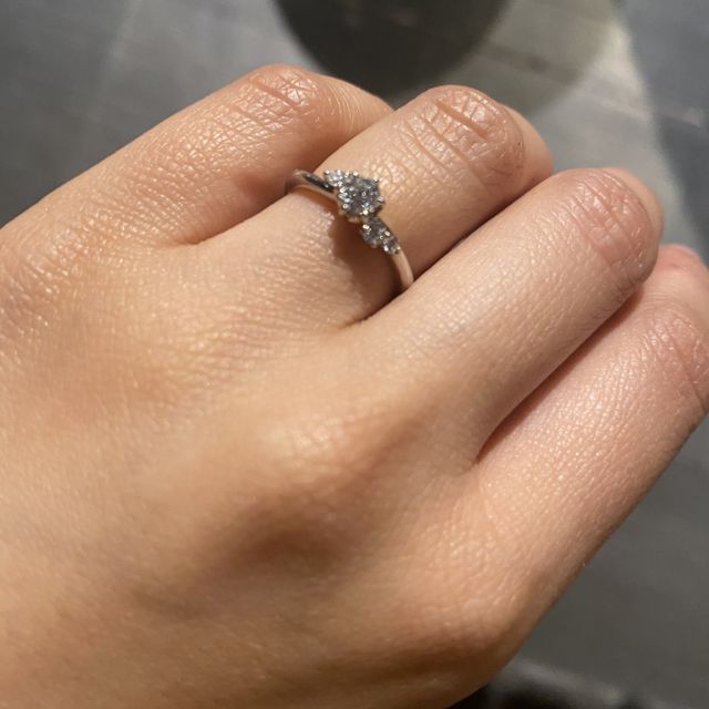 【銀座ダイヤモンドシライシの口コミ】 たくさんのブランドを見に行きましたが、デザインはどこも似たものが多く…