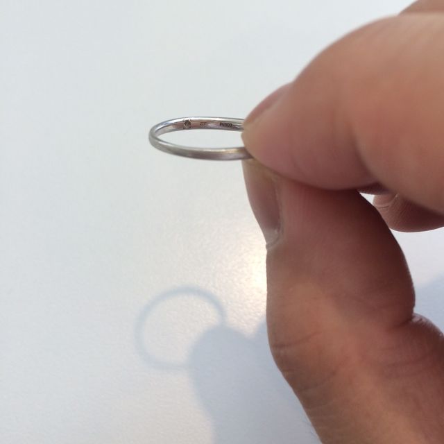 【サマンサティアラブライダル(Samantha Tiara Bridal)の口コミ】 まずは自分の指につけてみて合ってるかどうか。見た目のデザインが良くて…