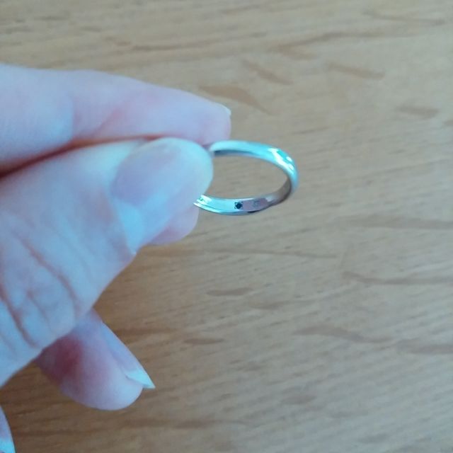 【Something Blue(サムシングブルー)の口コミ】 どんなデザインがいいか、見てから決めるつもりで行きました。旦那は私に…