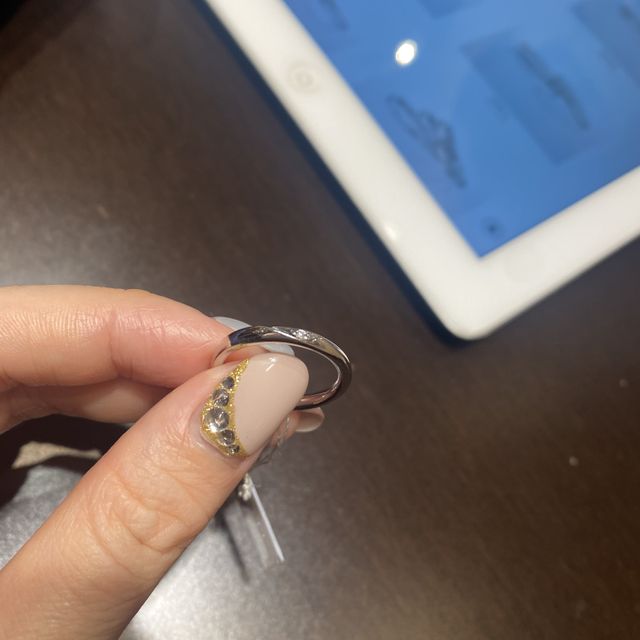 【TRECENTI(トレセンテ)の口コミ】 一石ダイヤモンドですが、デザインが入っているため、もっとたくさんつい…