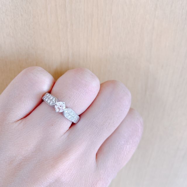 【ショーメ(CHAUMET)の口コミ】 ザ・婚約指輪のようなあまりみんなが持っていないようなデザインの指輪を…