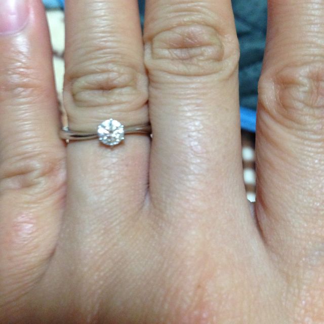 【アイプリモ(I-PRIMO)の口コミ】 婚約指輪のイメージはシンプルなものをずっと想像していました。
普通の土…