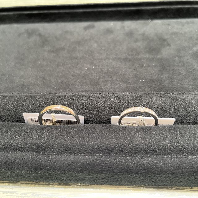 【TRECENTI(トレセンテ)の口コミ】 指輪のデザインについて:
ダイヤモンドがそれぞれの指輪に埋め込まれてお…