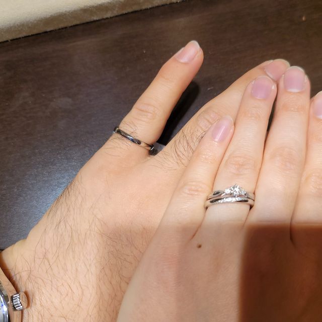 【TRECENTI(トレセンテ)の口コミ】 婚約指輪と重ね付けしたいと言う希望を叶えてくれる素敵なデザインの指輪…