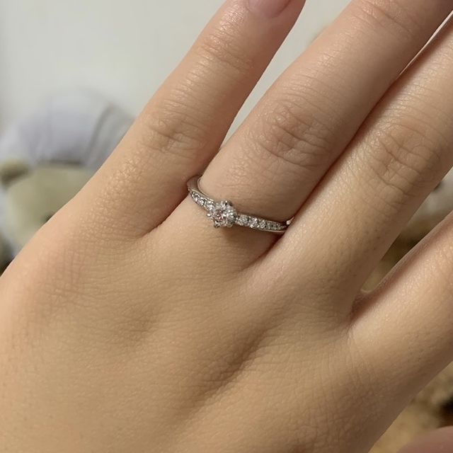 【銀座ダイヤモンドシライシの口コミ】 1番の決め手はオーダーメイドで自分だけの指輪を作れることです。また大き…