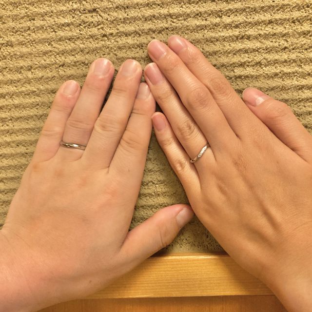 【銀座ダイヤモンドシライシの口コミ】 ウェーブのデザインを探していました。
お店の方は目立つダイヤをオススメ…