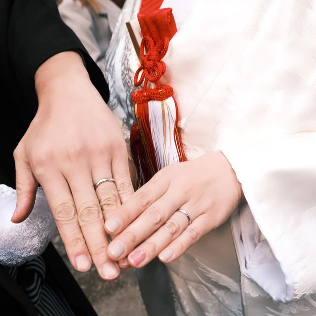 【CRAFY(クラフィ)の口コミ】 プロポーズで贈ってもらった婚約指輪に合わせて、V字、プラチナ、メレダイ…