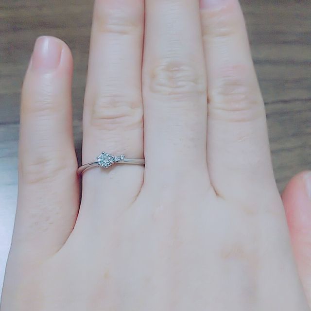 【CAFERING(カフェリング)の口コミ】 デザインがすごく好みで、なおかつ、生まれ育った長野県の花リンドウをモ…