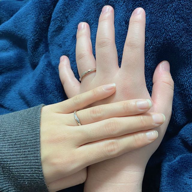 【アイプリモ(I-PRIMO)の口コミ】 沢山の種類を見せてもらいましたが、決め手としては指輪の形に惹かれたの…