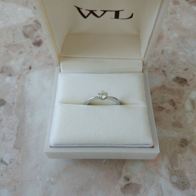 【William-LennyDiamond(ウィリアム・レニー・ダイヤモンド)の口コミ】 この指輪は他のダイヤと輝きが違うところがお勧めです。
ウィリアムレニー…