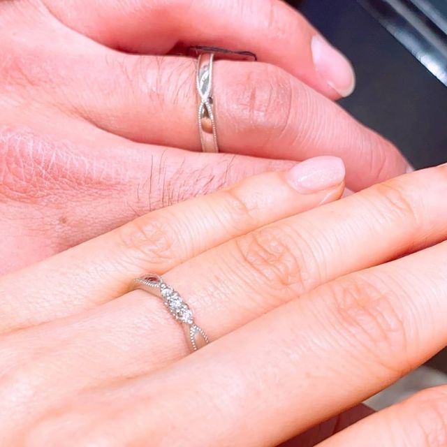 【エクセルコダイヤモンド(EXELCO DIAMOND)の口コミ】 輝きが素敵でした。
デザインも良かったので、とっても迷いました。
結婚…