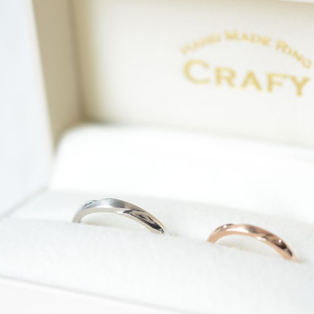 【CRAFY(クラフィ)の口コミ】 最初は手作りではない通常のお店にも指輪を見に行きましたが、こちらの手…