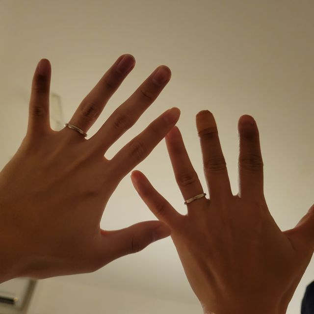 【GALA JEWELRY(ガラジュエリー)の口コミ】 ずっとつけるものなので、飽きのこないシンプルで、肌に馴染むようなデザ…