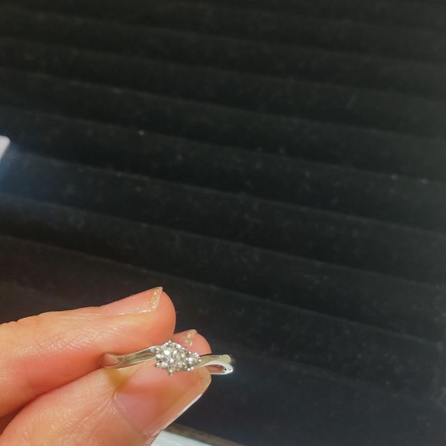 【TRECENTI(トレセンテ)の口コミ】 指輪単体ではかわいらしいデザインでした。ただ、こちらの派手すぎず日常…