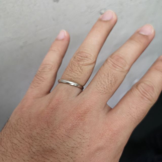 【4℃ BRIDAL(ヨンドシーブライダル)の口コミ】 シンプルなデザインで探していました。その中でも付け心地がよく、つや消…