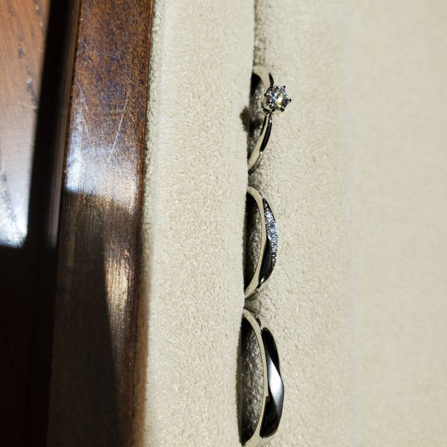 【TRECENTI(トレセンテ)の口コミ】 双子ダイヤモンドの刻印とデザイン。元々オリジナルな指輪に拘っていたの…