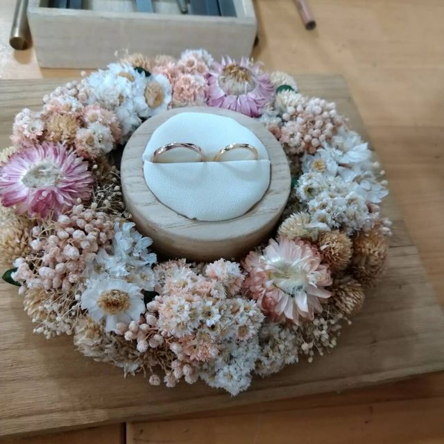 【ついぶ工房の口コミ】 結婚指輪ということで、デザインはシンプル中心に検討。
パートナーの意見…