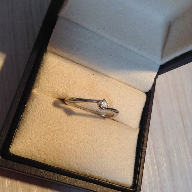 【ヴァンドーム青山(VENDOME AOYAMA)の口コミ】 私は、大げさな人目を引くようなリングがあまり好きではなかったので、シ…