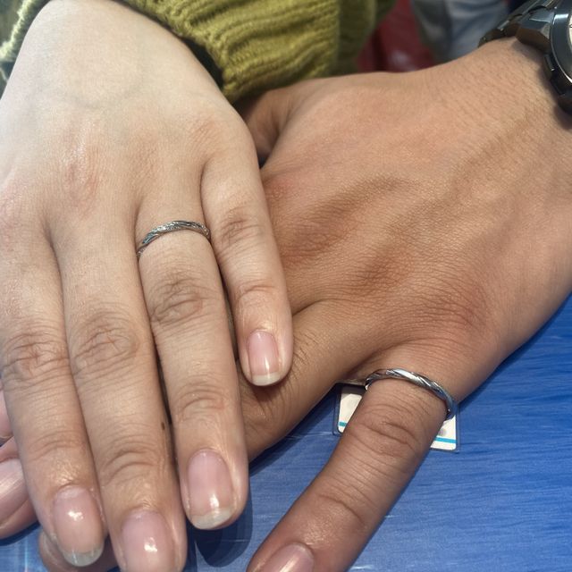 【銀座ダイヤモンドシライシの口コミ】 シンプルなデザインの方が可愛いと思っていましたが、店員さんにも勧めて…