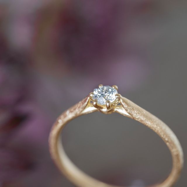 【Cayof(カヨフ)の口コミ】 婚約指輪を色々探していたところInstagramの広告でcayofを知りました。
HP…