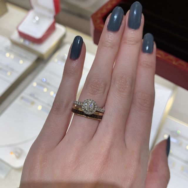 【カルティエ(Cartier)の口コミ】 カルティエの質の良さと品の良さを兼ね備えてる素敵な指輪でした。
ダイヤ…