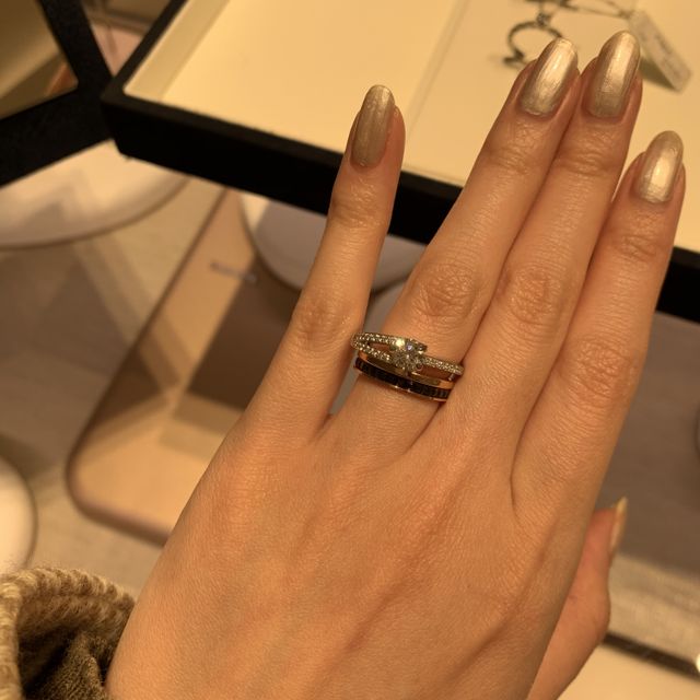 【Fred(フレッド)の口コミ】 華奢なデザインなのに少し変わった形をしていてとてもかわいかったです。
…