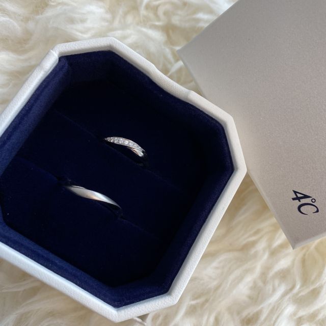 【4℃ BRIDAL(ヨンドシーブライダル)の口コミ】 今回、結婚6年目にして指輪を新調したいと購入させて頂きました。たくさん…