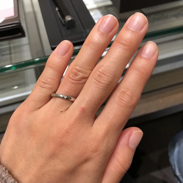 【アイプリモ(I-PRIMO)の口コミ】 一目で結婚指輪とわかるシンプルな商品を探していたところこちらに出会い…