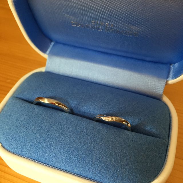 【銀座ダイヤモンドシライシの口コミ】 たくさん試着した中で、ペア感があったのと、細身でカーブがあり、指が長…