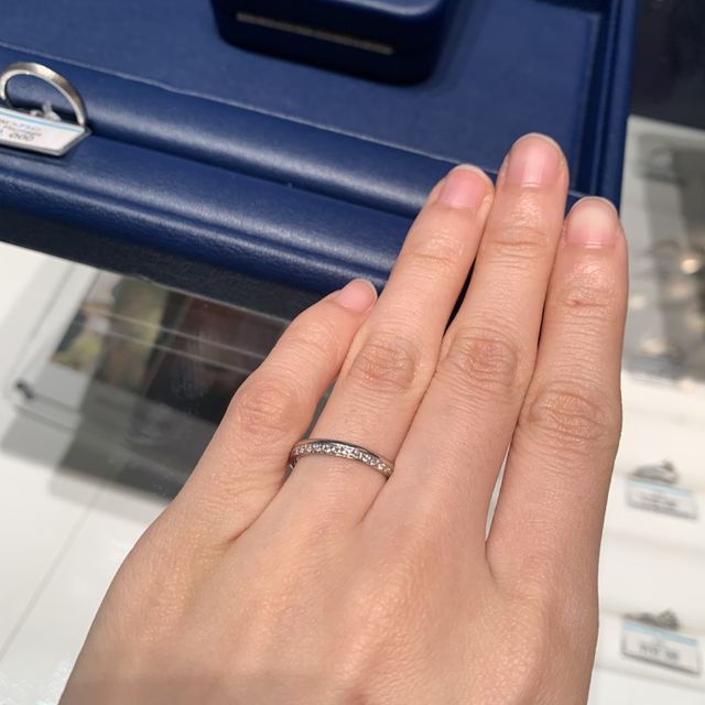 【銀座ダイヤモンドシライシの口コミ】 試着【ブライトプリュマージュ】
上下デザインが分かれていて、つける向き…