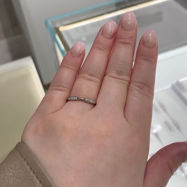 【シャネル(CHANEL)の口コミ】 上から見ると花びらのようなデザインで、ペアの男性のものも似ていました…